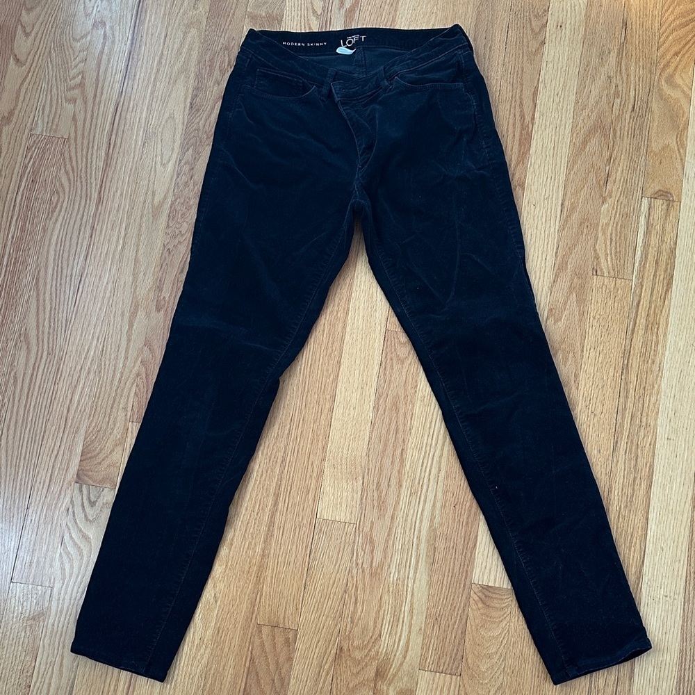 Loft “Modern Skinny” Black Corduroy Pants, Size 28/6